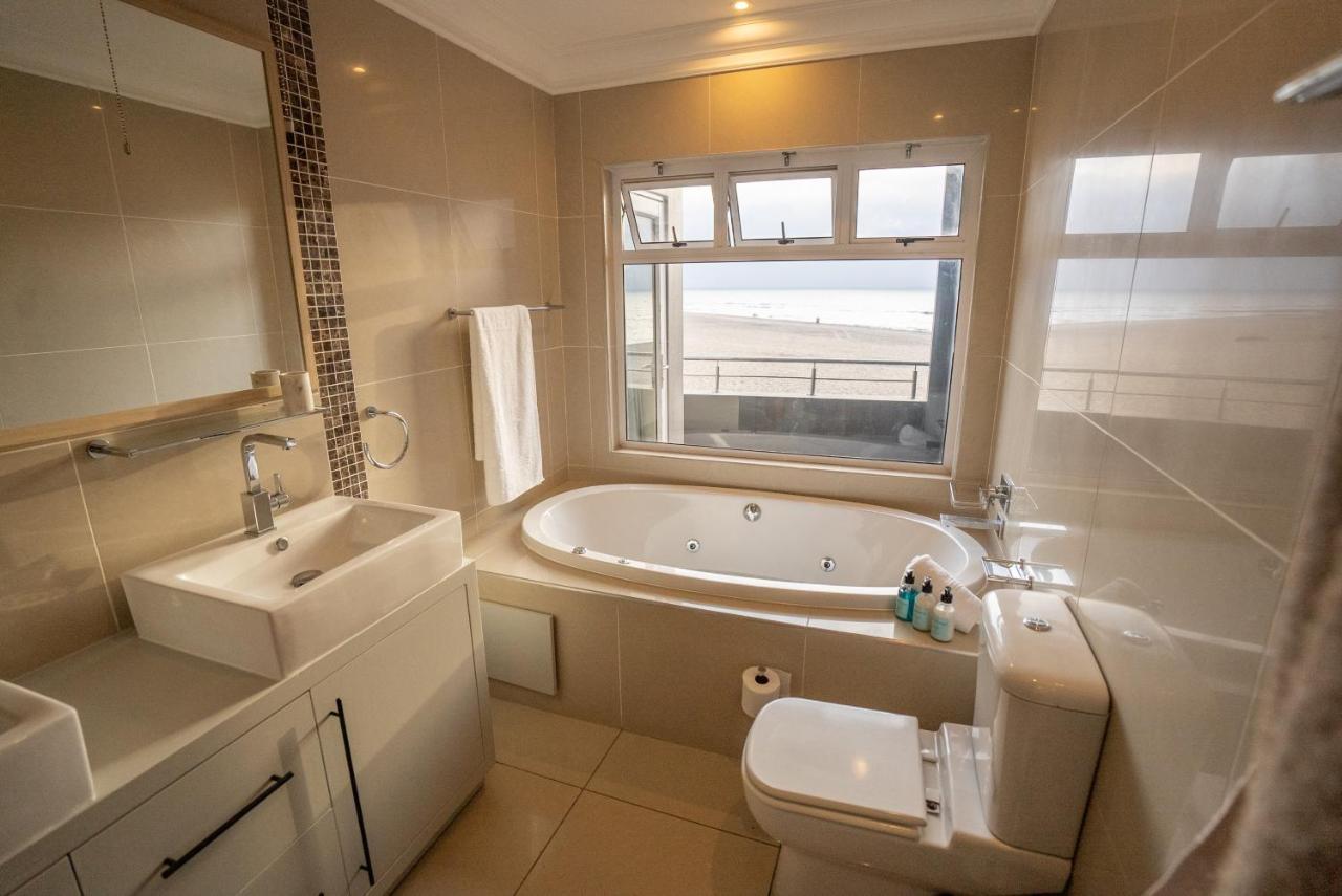 Deja Blue Beachfront Villa, Newly Renovated Langstrand 외부 사진